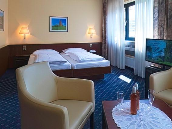 Hotel Helgoland Hamburg-Harburg Buitenkant foto