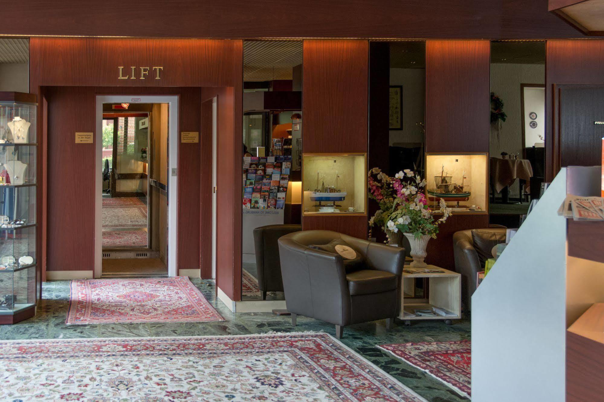 Hotel Helgoland Hamburg-Harburg Buitenkant foto